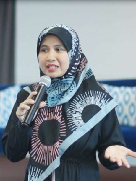 Dr. Renny Nurhasana